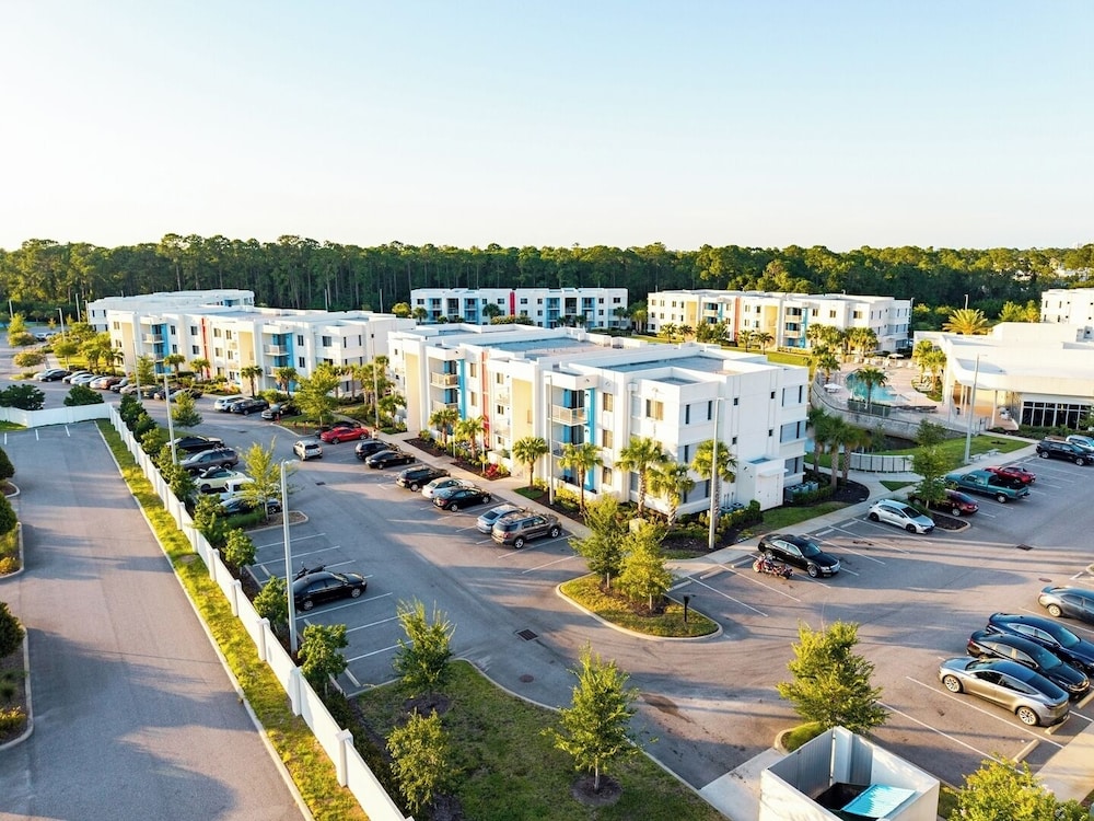 Daytona 3BR Getaway Pool, Gym, Pet Friendly