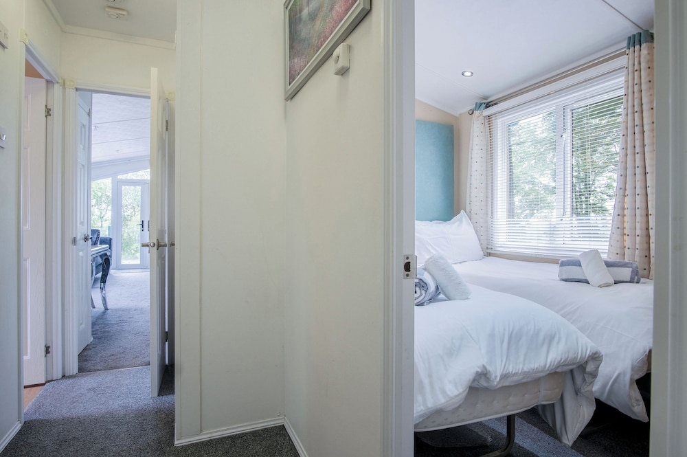1 Manor Lodge - 3 Bedroom Lodge - Pendine