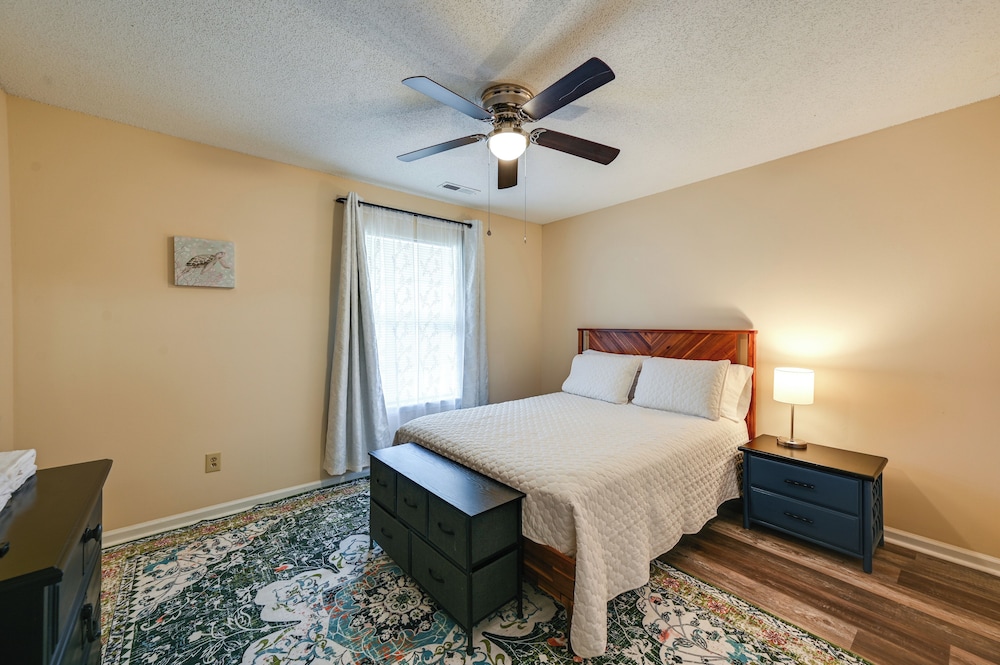 Pirate Game Day Base: Greenville Home Near Campus!