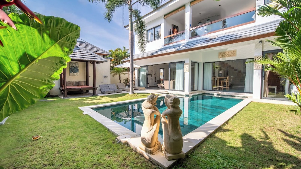 Villa Wiana by Villa Finder