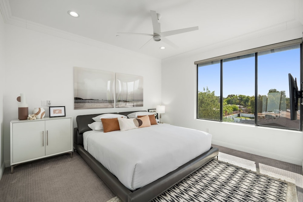 NEW Desert Standard Modern 3-level Oasis