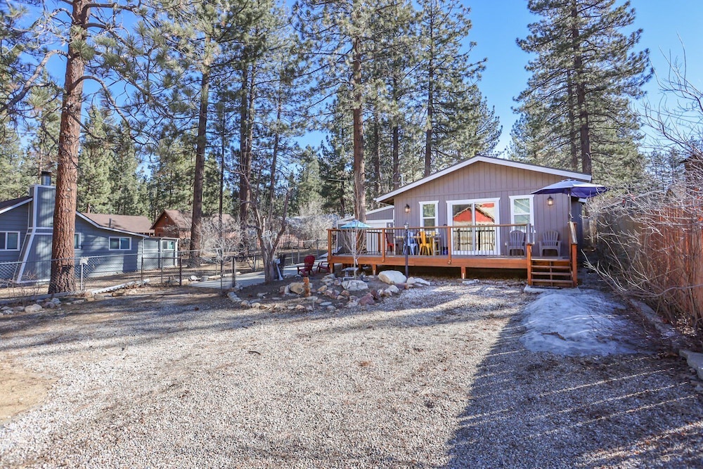 Comet's Cabin