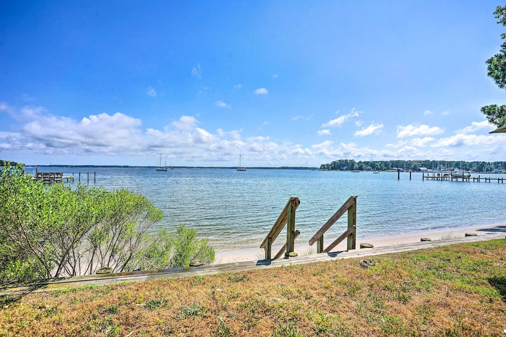 Bayside Deltaville Retreat w/ Beach & Bay Views!