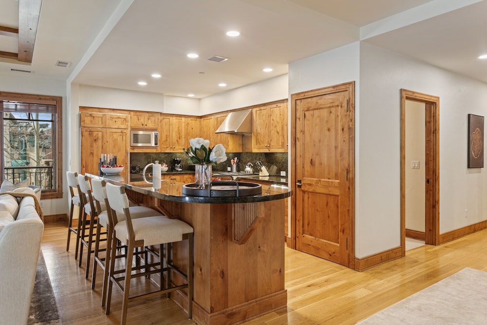 106 - Three Bedroom Shooting Star 3 Condo