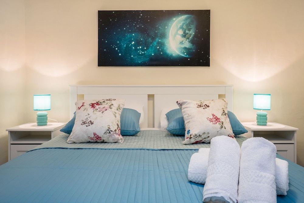 Valletta Archbishop Townhouse - Property Image 2