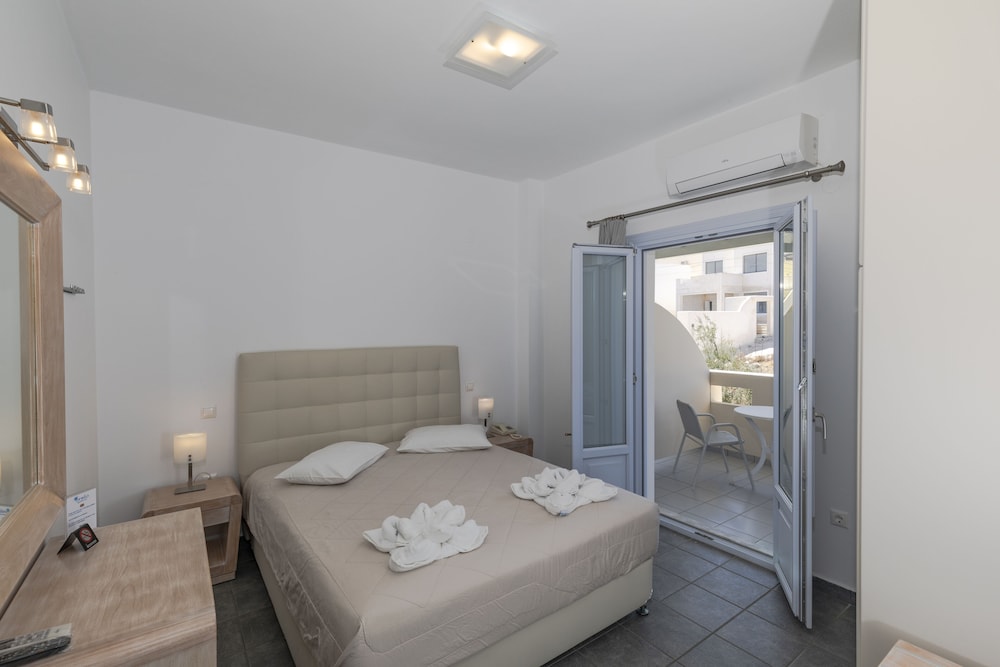 Erato Apartments