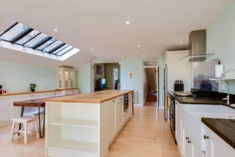 Oxford Vacations - Summertown 4-br Family Home - Bright Spacious - Property Image 35