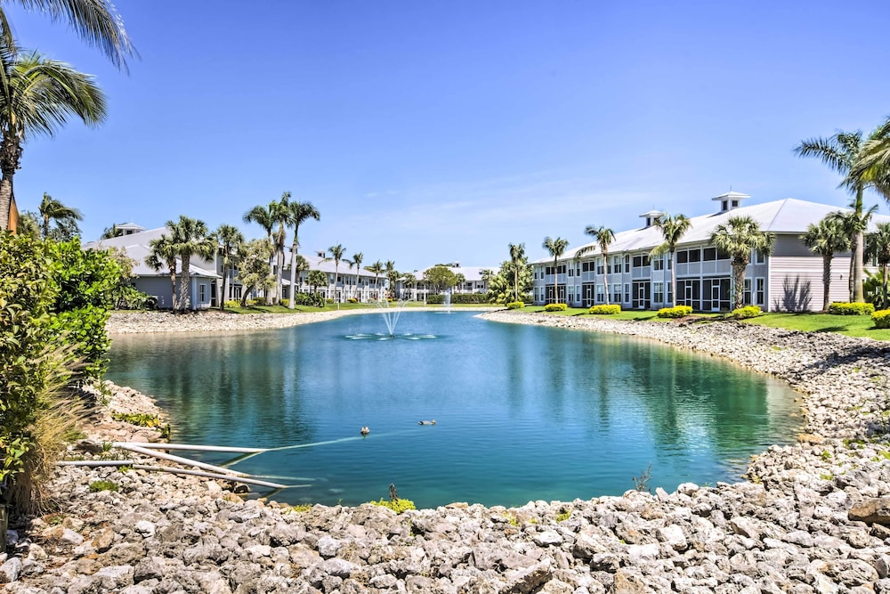 Naples Resort Condo on 2 Championship Golf Courses, photo 4