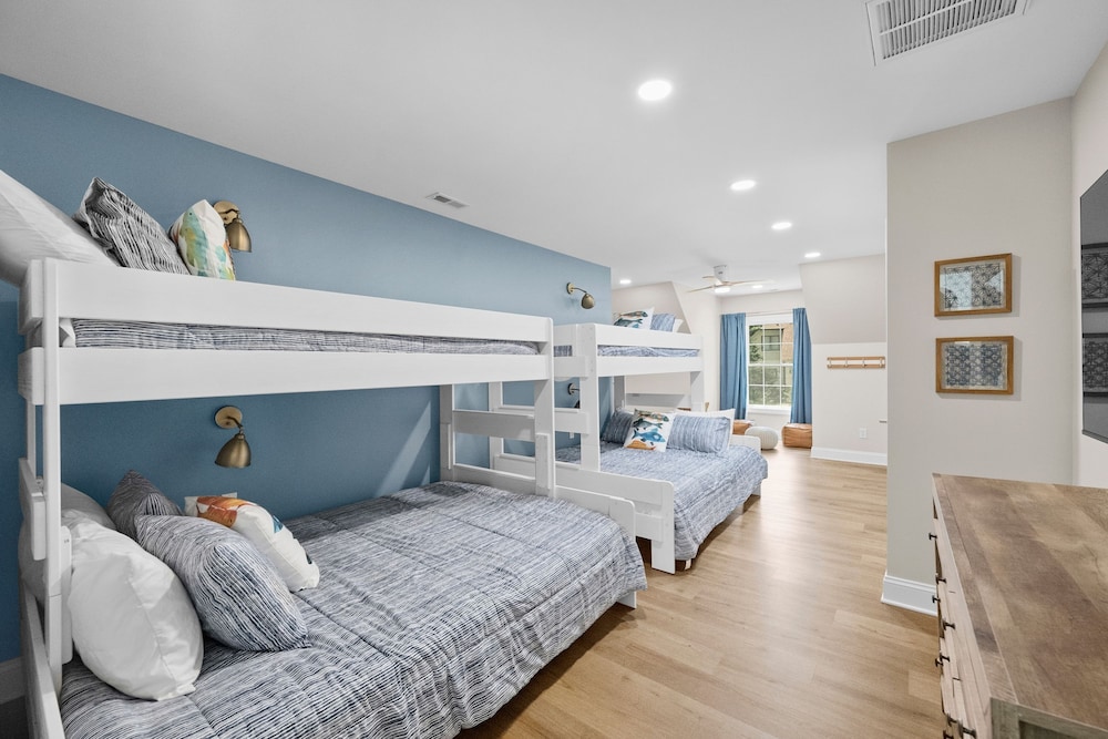 Bright Water Cove by Avantstay Saltwater Pool