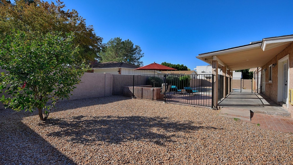 Fairfield in Mesa With 4 Bedrooms and 3 Bathrooms