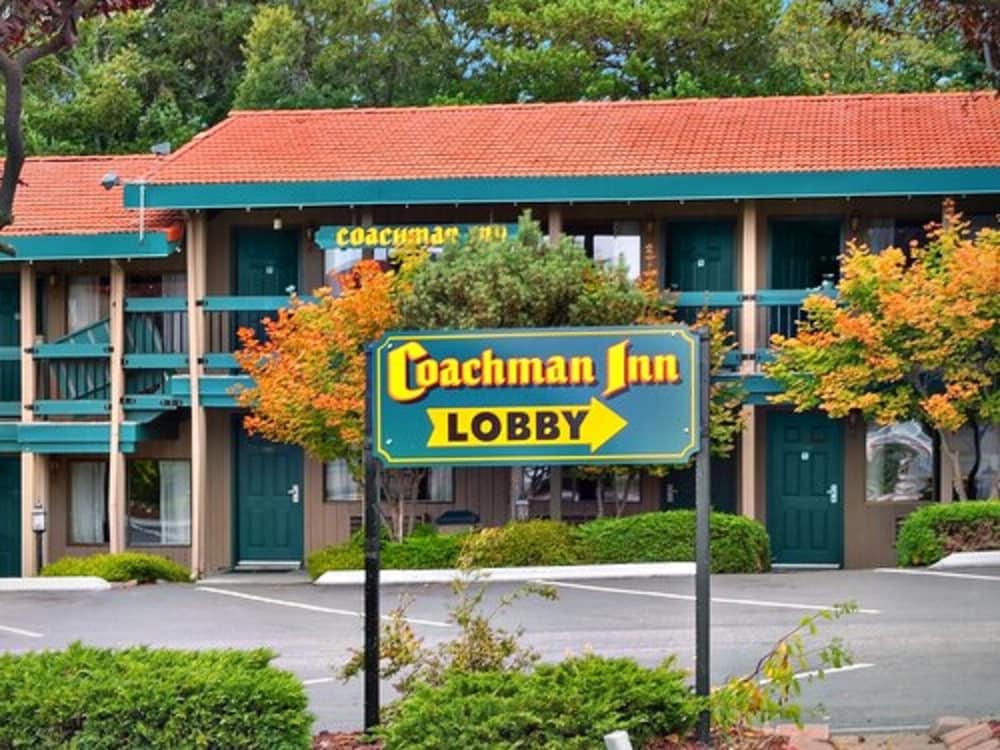 Coachman Inn & Suites