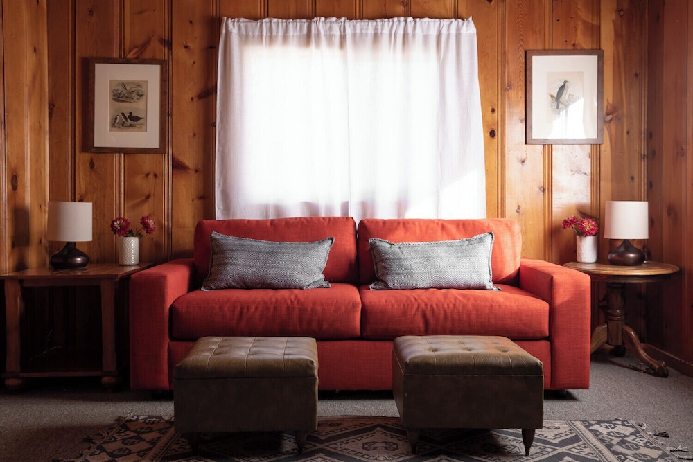 Oak Knoll Lodge
