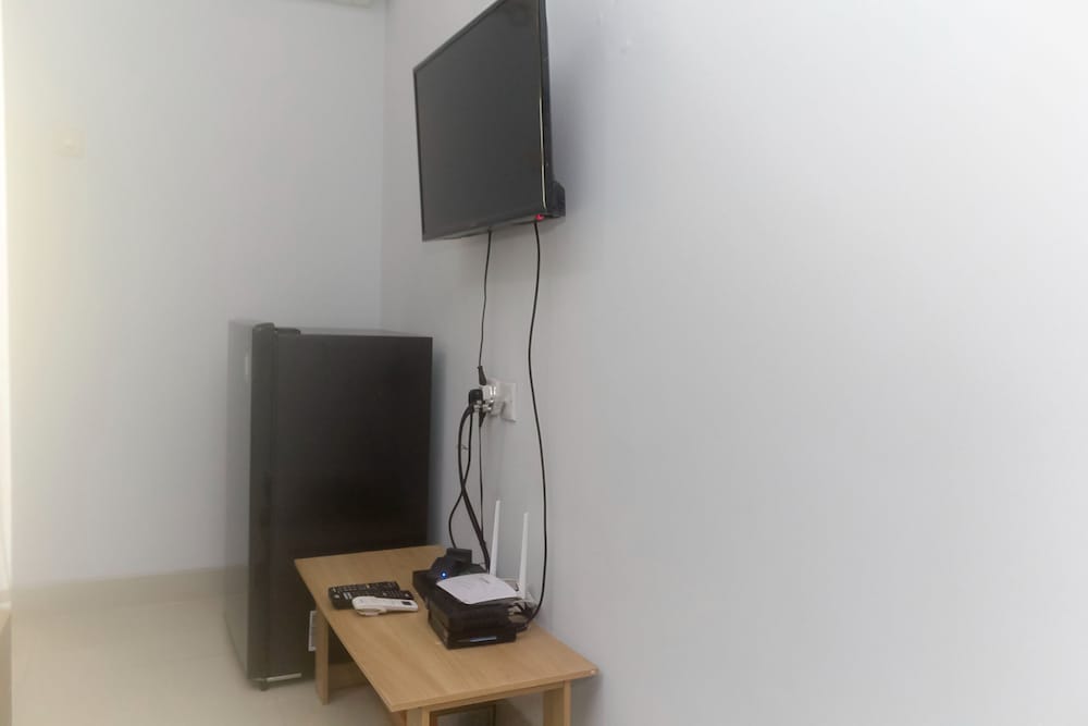 Homey And Comfort Studio At The Enviro Apartment view 3