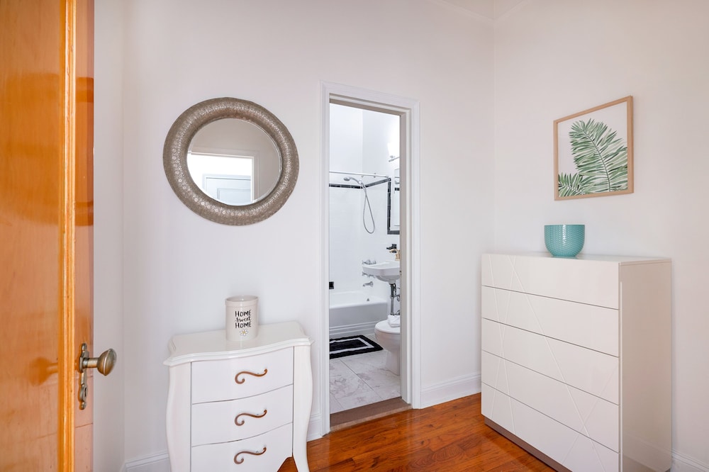 Bright and Comfy Studio in NYC