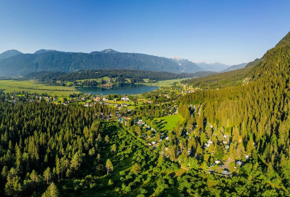 Luxury Chalet With ac Near Pressegger See