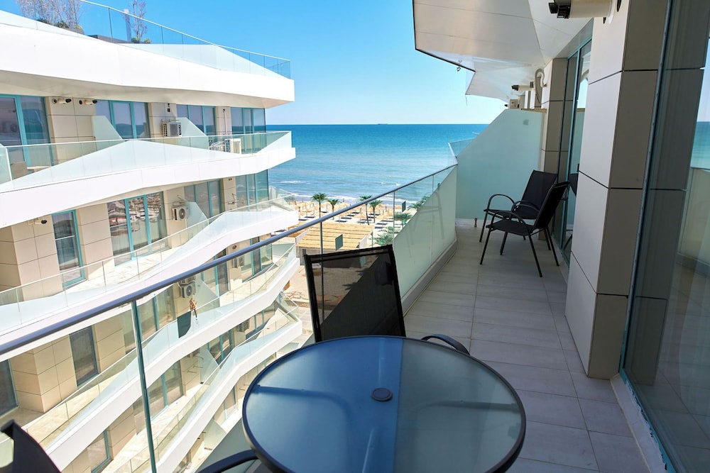 Alma Zev Apartment