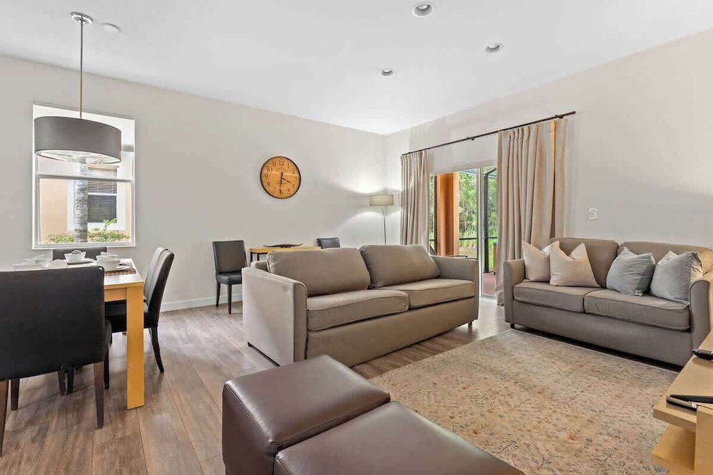 Pet Friendly 4 BR With Hot Tub