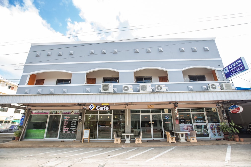 Hotel S3 Room - Image 1