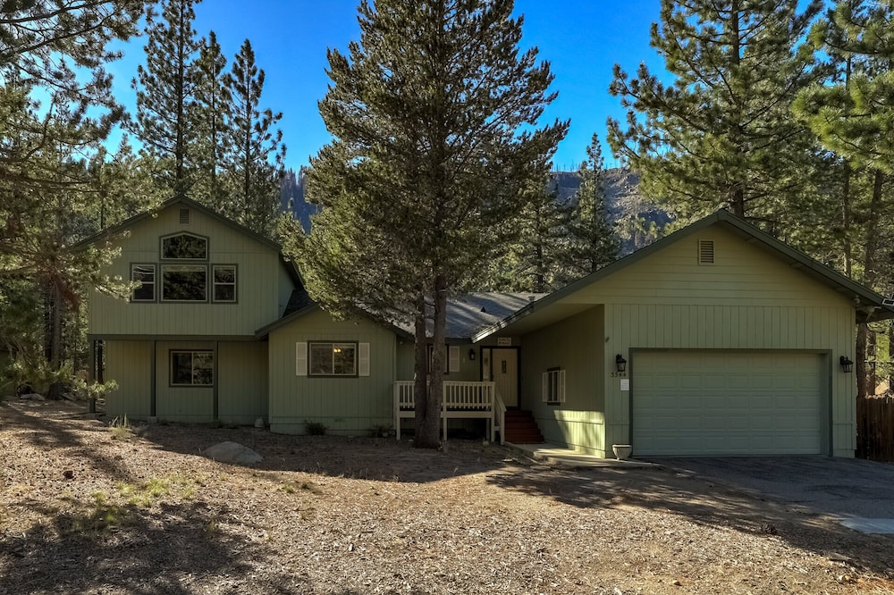 Tahoe Frost - Air Conditioned 4 Bedroom Tahoe Home view 5