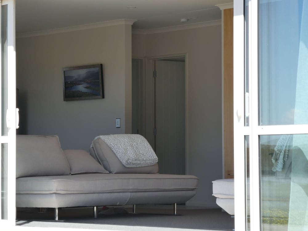 Manuka Retreat