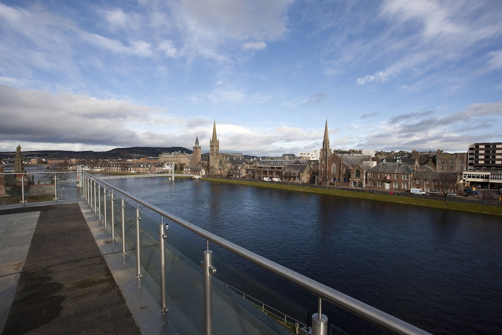 Premier Inn Inverness Centre - River Ness — photo 20