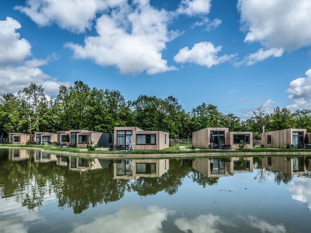 Water Lodge in Schaijk by the Waterside view 2