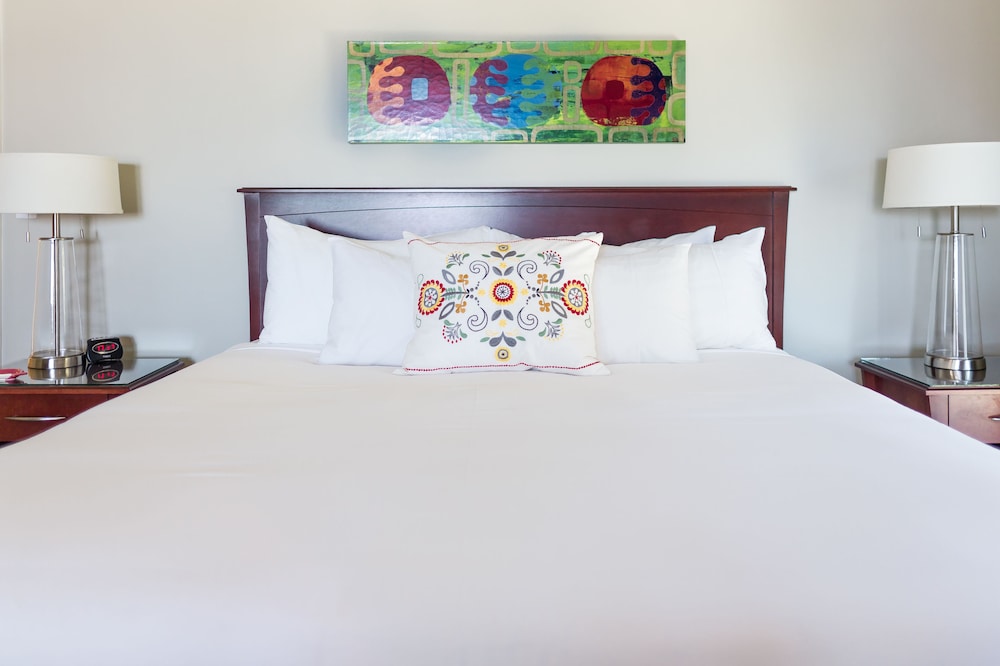 Whale Cove Inn