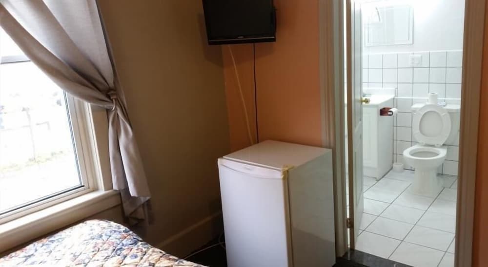 A Voyageur's Guest House