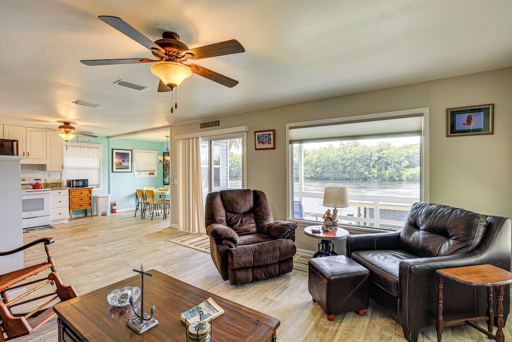 Dock + Screened Porch: Suwannee River Retreat!