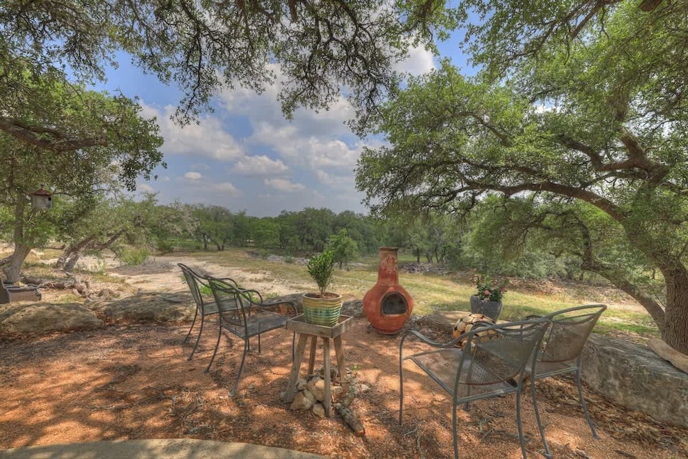 Cactus Flower Peaceful Hill Country Escape!