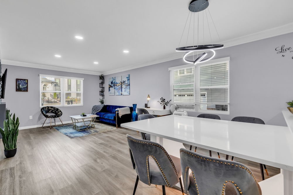 Charlotte Spacious Home view 5