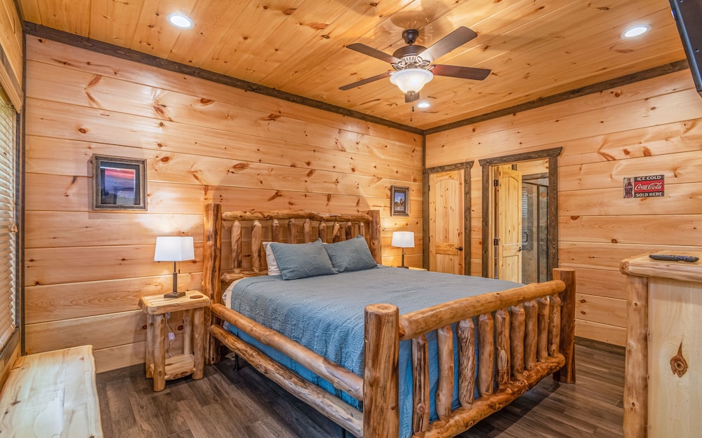 Serene Mountain Retreat 3BR Haven in Gatlinburg