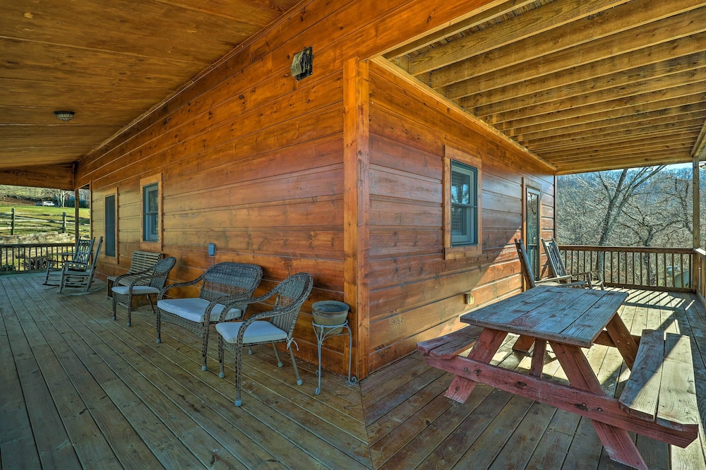 Decks & Panoramic Views: Rustic Sparta Cabin view 5