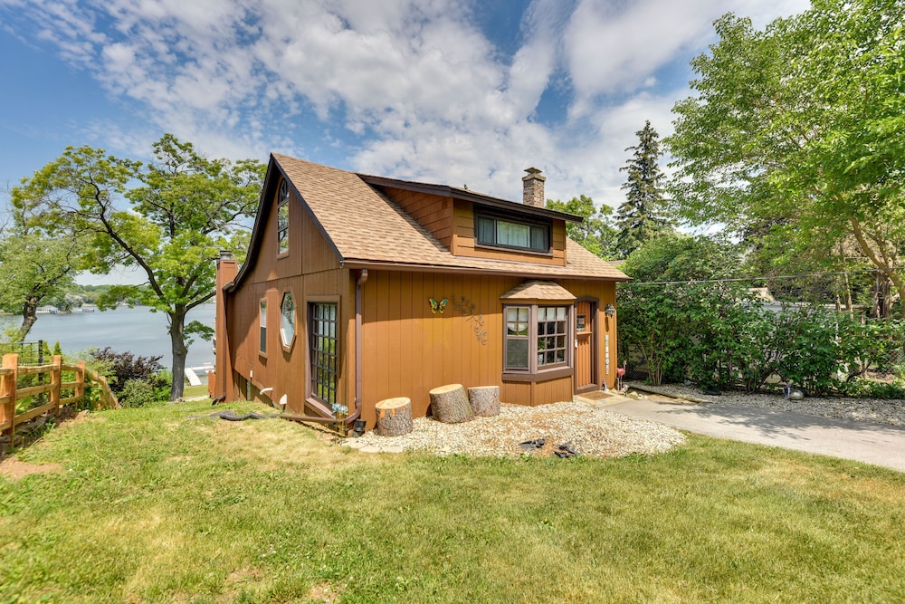 Waterfront Fox Lake Vacation Rental w/ Fire Pit! - Property Image 18