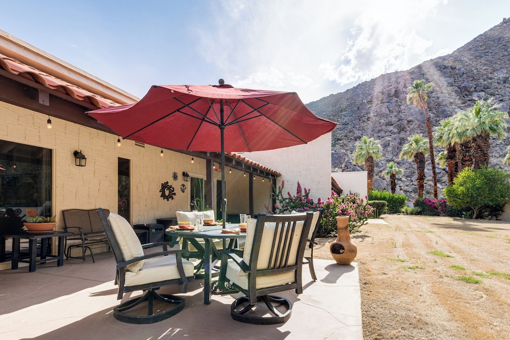 2 Mi to Galleta Meadows: Desert Golf Retreat!