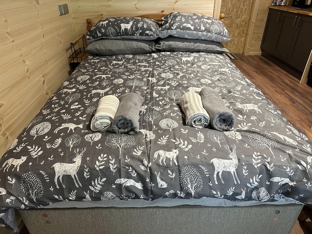 Charming 1-bed Lodge in Dumfries view 2