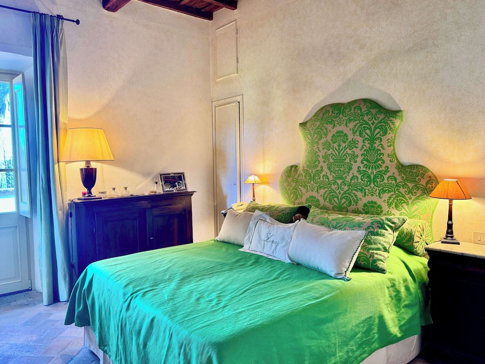 New Estate of Joy a Magnificent Historic Villa Near Rome on Glorious Ground Pool and Olives Galore