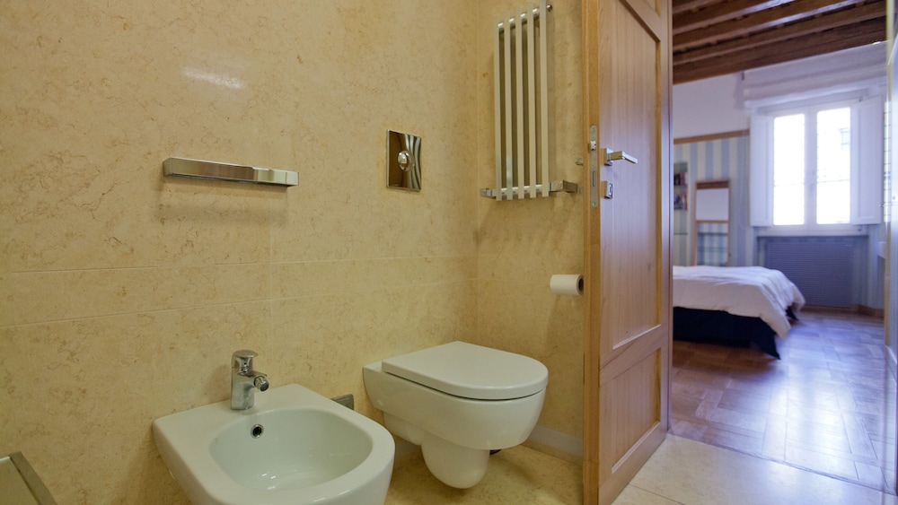 Rental in Rome Pantheon Suite