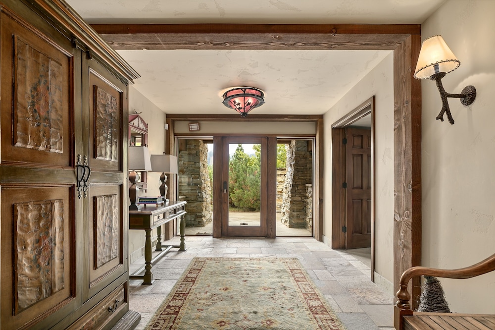 Upper Telemark Drive Home at Deer Valley Resort - 7 Bedroom Home with Hot Tub #2960 7 Home