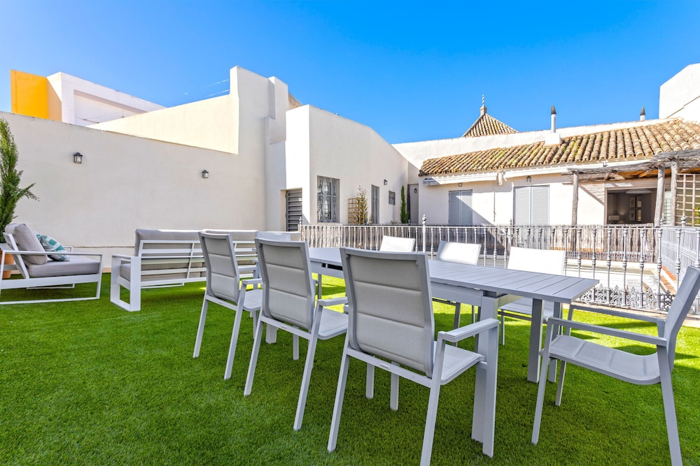 Amazing 4BD Duplex With Terrace in Santa Cruz Abades Terrace III