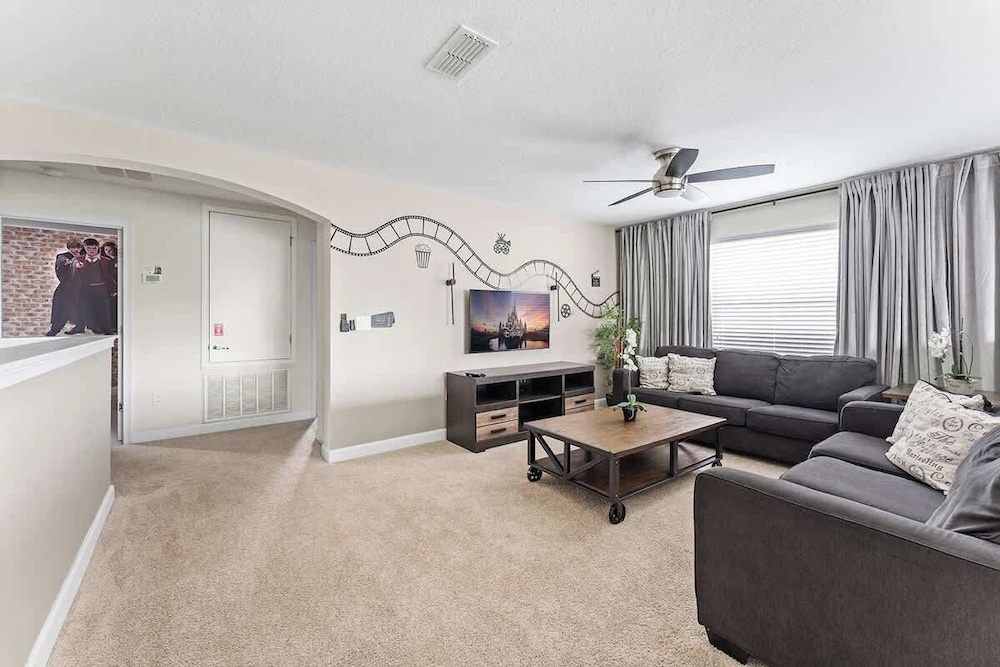 5BR Themed Bedrooms at Storey Lake