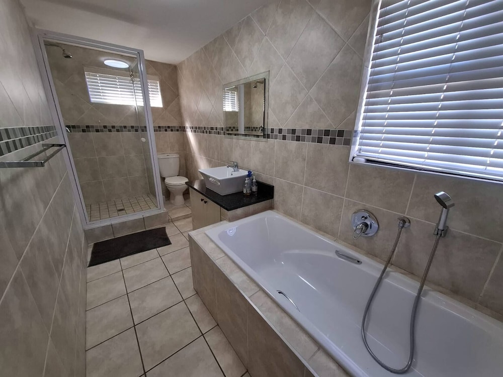 Oosiesrus - Charming Langebaan Villa With Garden View