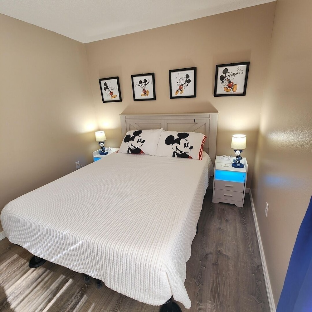 LKB4705AW 4 Bedroom villa in Lake Berkley 4 Home