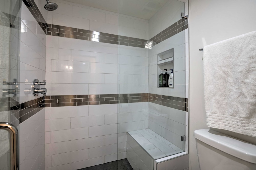 Parkside Loft by Avantstay Walk to Ski Lifts Town Pool Hot Tub Access