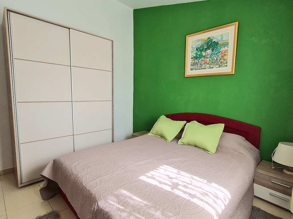 Luxury Lakefront Cottage - The Shining Star