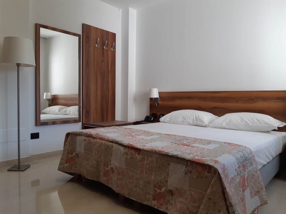Morello Beach Hotel