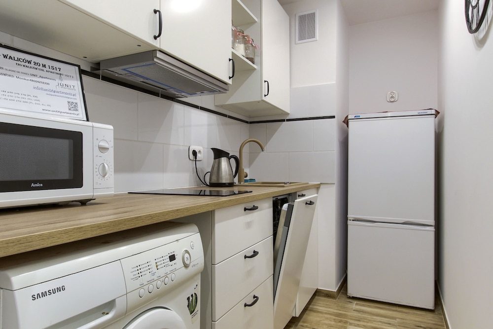 UNIT Short Rent Apartment by Warsaw Metro Station