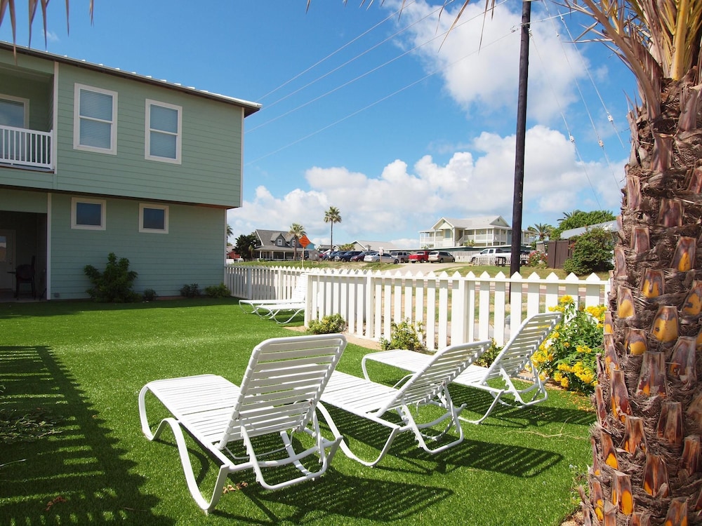 Beach Club Clubhouse 4
