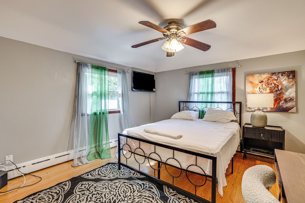2 Mi to Town: Home w/ Patio & Yard in Waterbury!