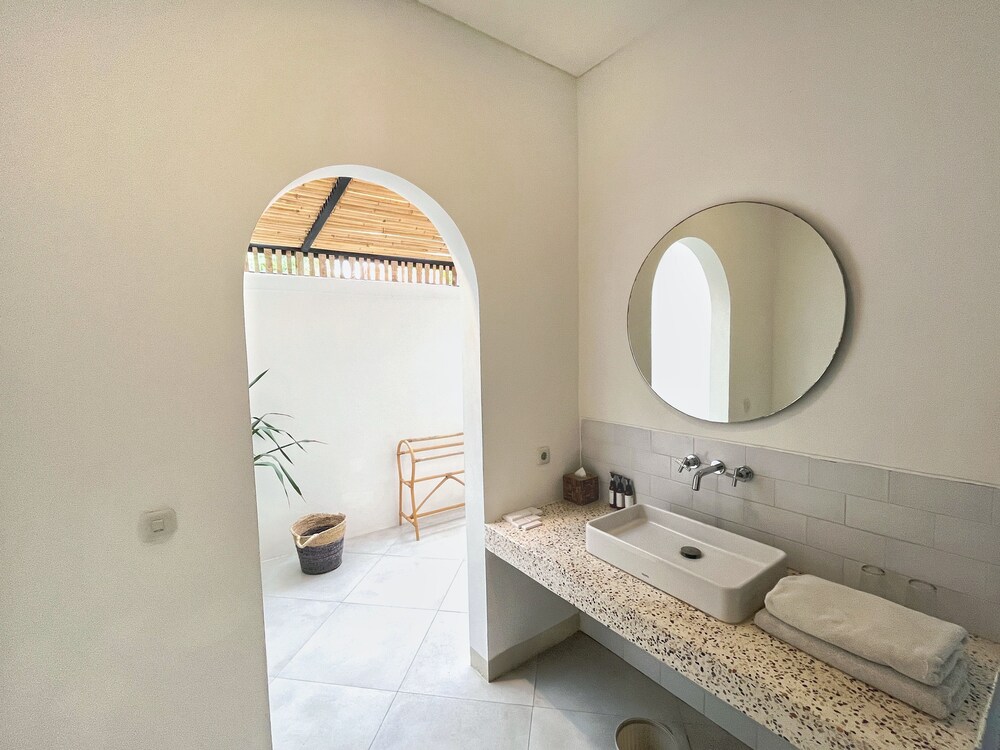 Lovely 2BR Villa Close to The Beach